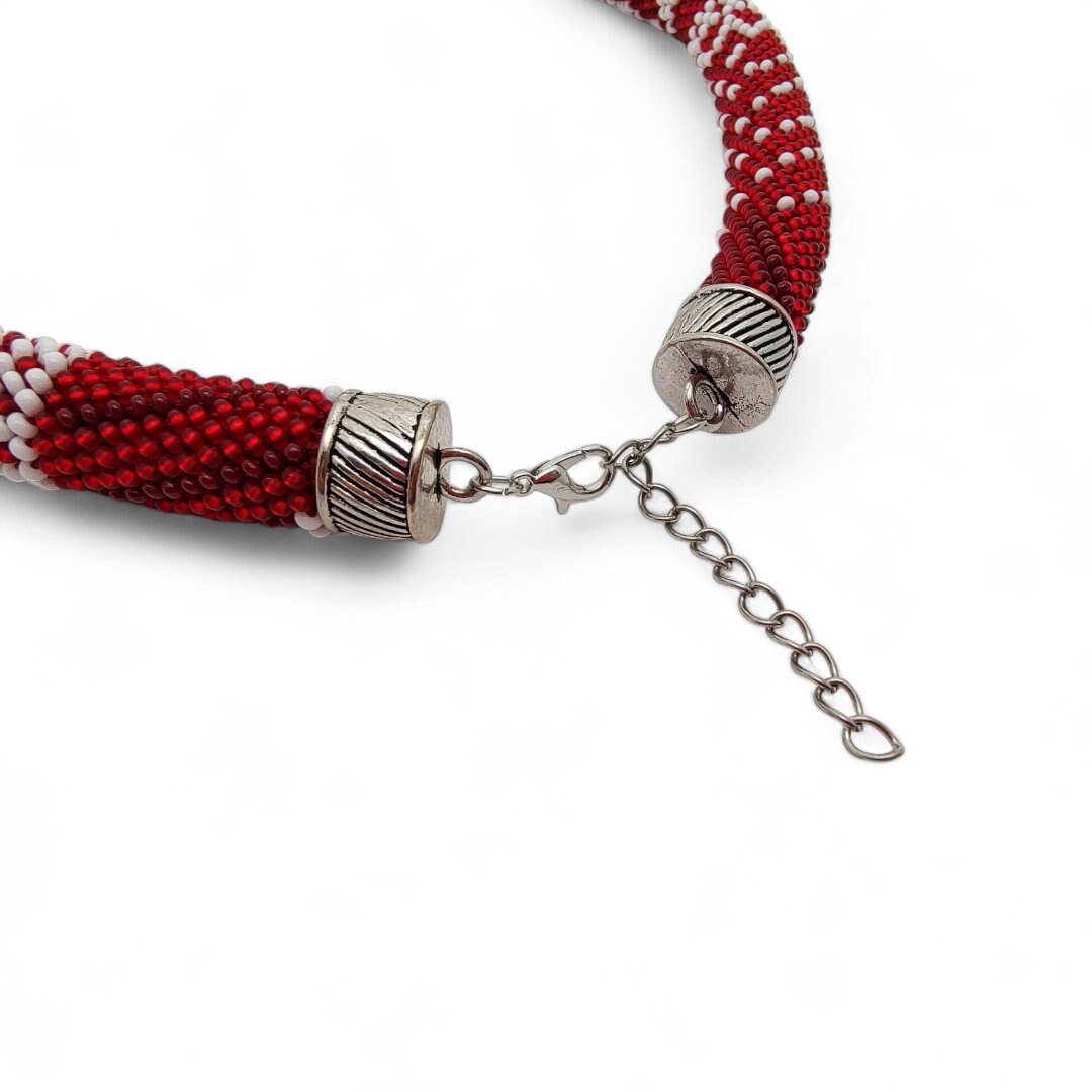 Häkelkette, Halskette, Collier aus Miniperlen Schlauchkette Schmuckkette festlicher Schmuck gehäkelte aus 3.750 Perlen rot weiß  #1756824201